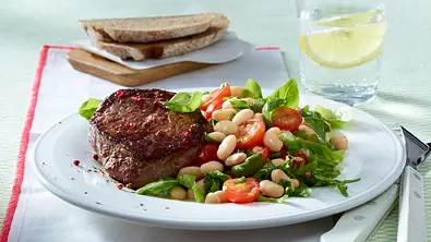 Express-Rumpsteak mit Bohnensalat Rezept - Foto: LECKER @ Bauer Media Group