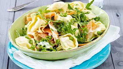 Express-Tortelloni mit Erbsen Rezept - Foto: LECKER @ Bauer Media Group