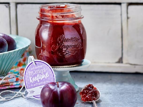 Extrafruchtige Pflaumenkonfitüre mit Schokolade Rezept Extrafruchtige Pflaumenkonfitüre mit Schokolade Rezept