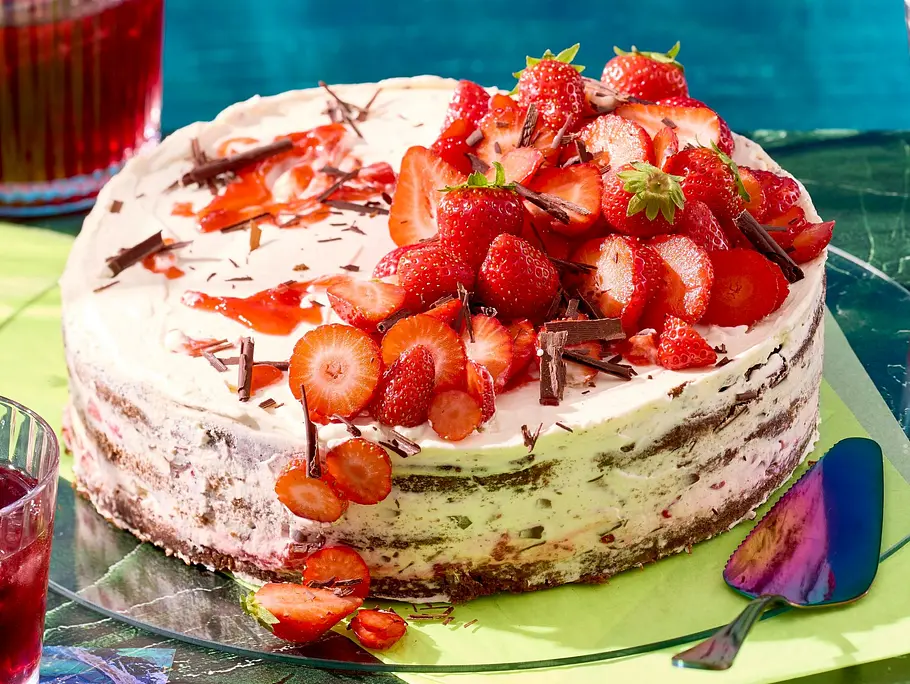 Strawberry-Stracciatella-Cake Rezept Strawberry-Stracciatella-Cake Rezept