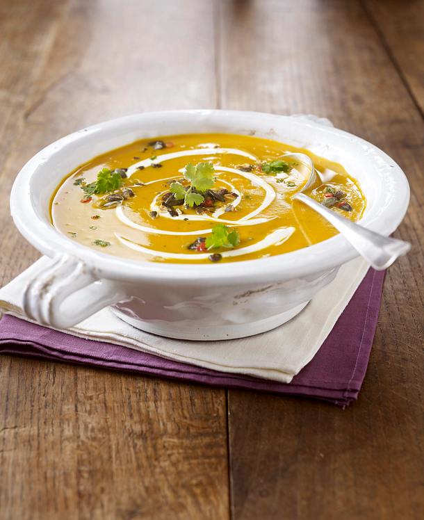 Exotische Kürbissuppe mit Schmand-Dip Rezept Exotische Kürbissuppe mit Schmand-Dip Rezept
