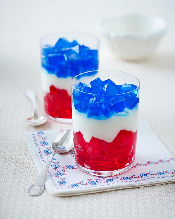 Striped Gelatin Parfait (Recipe Card) Rezept