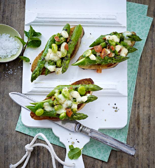 Asparagus bruschettas Rezept Asparagus bruschettas Rezept