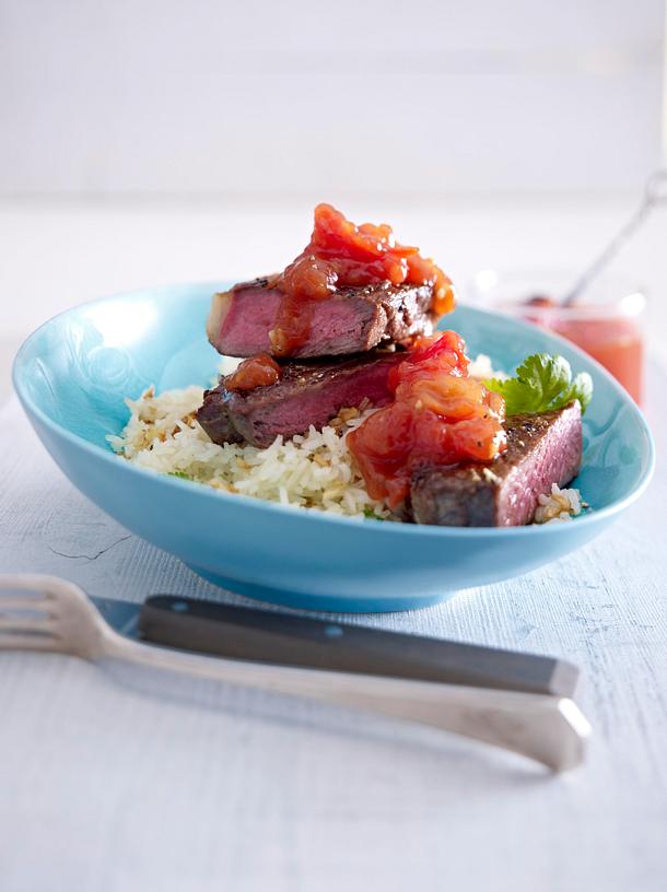 Rumpsteak mit Tomatenkonfitüre und Knoblauchreis Rezept Rumpsteak mit Tomatenkonfitüre und Knoblauchreis Rezept