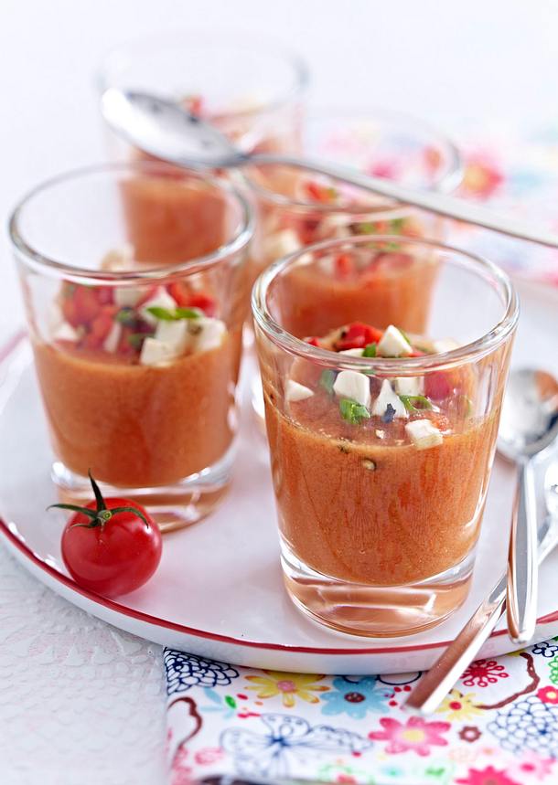 Gazpacho à la mozzarella Rezept Gazpacho à la mozzarella Rezept