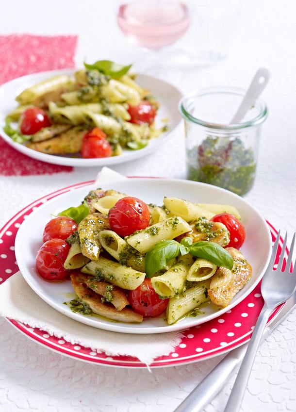 Penne au poulet et pesto Rezept Penne au poulet et pesto Rezept