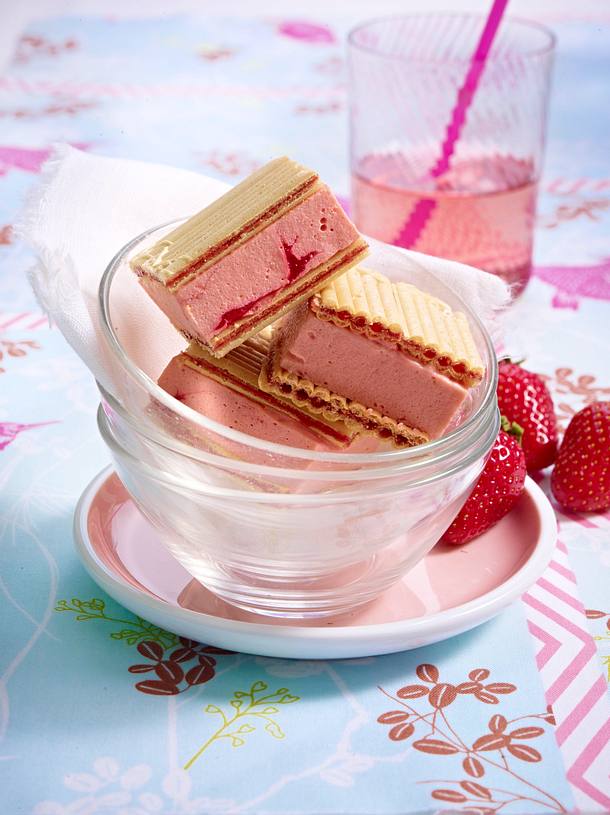 Sandwichs fruits rouges/vanille Rezept Sandwichs fruits rouges/vanille Rezept