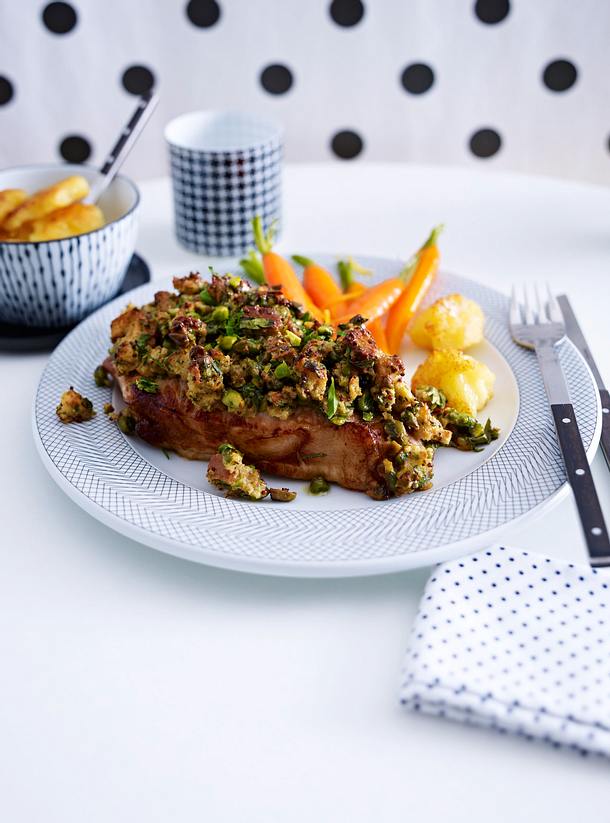 Ausgelöste Schweinekoteletts mit Pistazien-Kruste (Variante) Rezept Ausgelöste Schweinekoteletts mit Pistazien-Kruste (Variante) Rezept