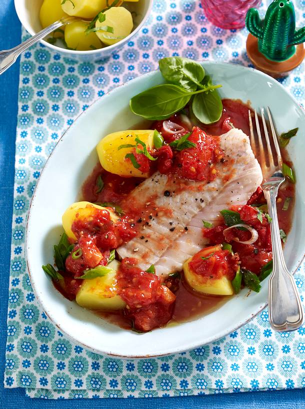 Tomatenragout mit Seelachsfilet Rezept Tomatenragout mit Seelachsfilet Rezept