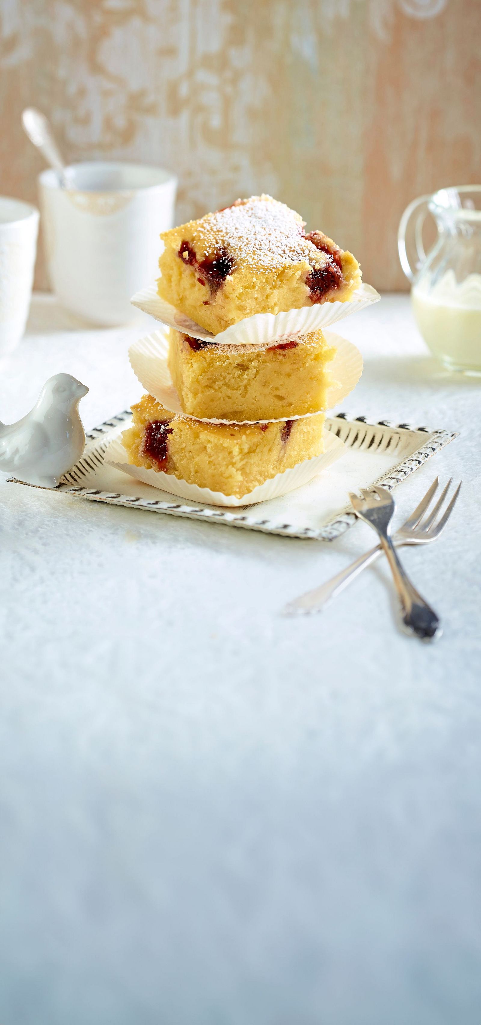 Macadamia-Blondies mit Vanille Rezept | LECKER