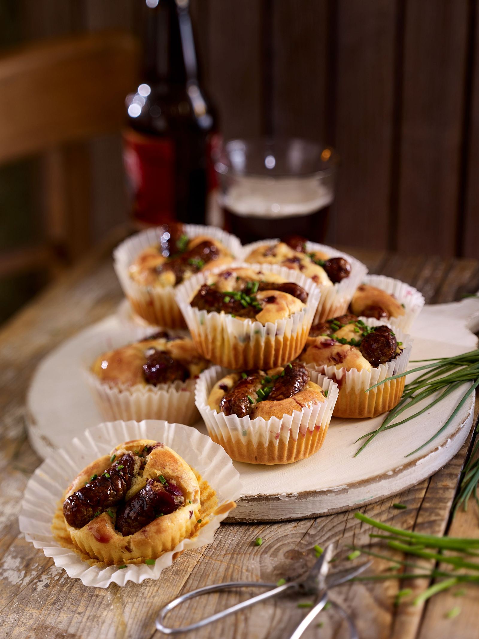 Herzhafte Muffins à la Würstchen im Schlafrock Rezept | LECKER