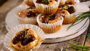  Herzhafte Muffins à la Würstchen im Schlafrock - Foto: House of Food / Bauer Food Experts KG