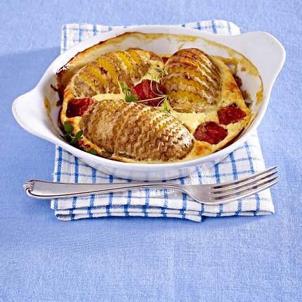 Fächerkartoffeln mit Parmesan-Quarkguss Rezept Fächerkartoffeln mit Parmesan-Quarkguss Rezept