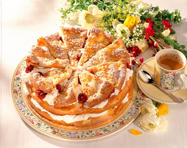 Fächertorte mit Kirschen Rezept