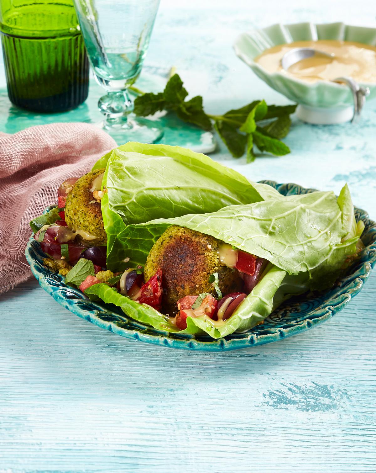 Falafel-Kräuter-Wraps mit Cashew-Dip Rezept