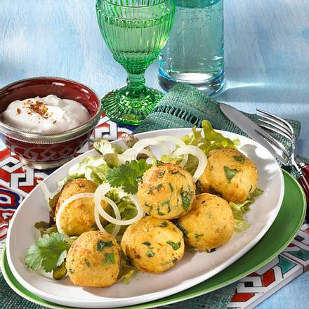 Falafel mit Joghurt-Dip Rezept Falafel mit Joghurt-Dip Rezept