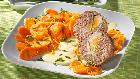 Falscher Hase mit Senfsoße und Möhren Rezept - Foto: House of Food / Bauer Food Experts KG