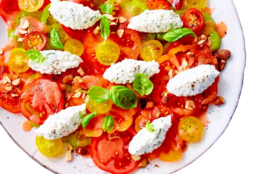 Farbenfroher Insalata di Pomodoro Rezept Farbenfroher Insalata di Pomodoro Rezept