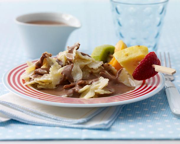 Farfalle In Schokososse Mit Obstspiessen Rezept Lecker