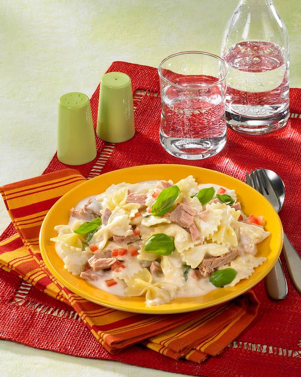 Farfalle in Thunfisch-Sahnesoße Rezept | LECKER