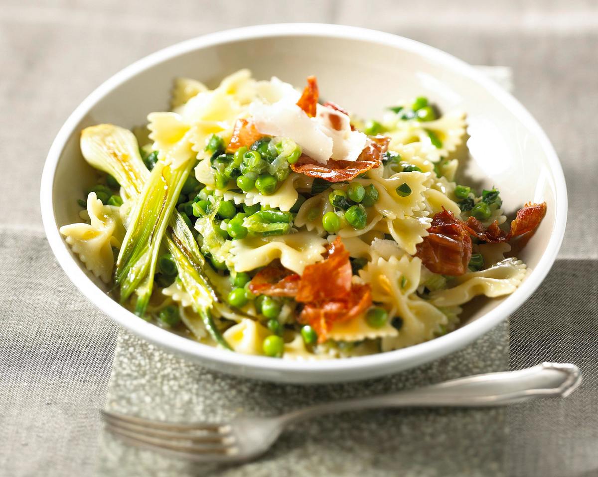 Farfalle mit Erbsen und Parmaschinken Rezept