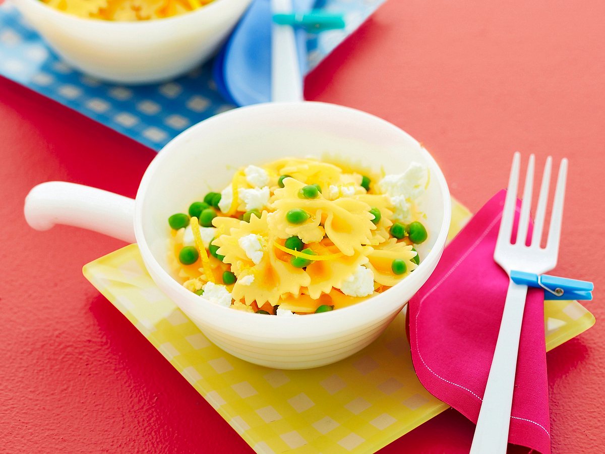 Farfalle mit Erbsen und Zitrone Rezept