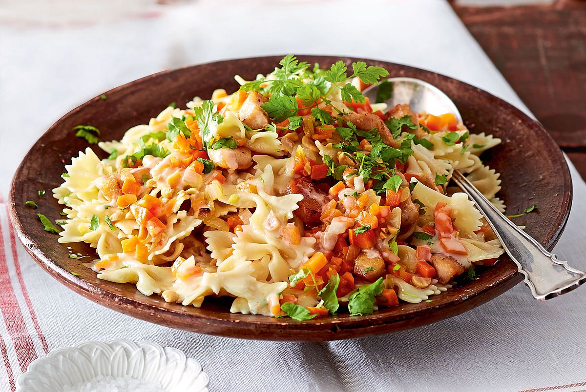 Farfalle mit Möhren-Hähnchen-Sugo Rezept