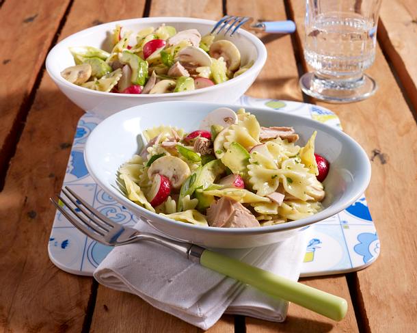 Farfalle-Thunfisch-Salat mit Avocado (zum Sattessen) Rezept Farfalle-Thunfisch-Salat mit Avocado (zum Sattessen) Rezept