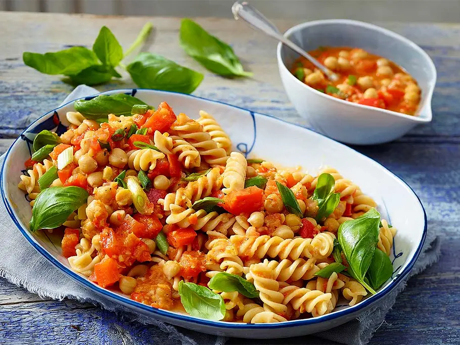 Fast und furios: Fusilli mit Paprika-Sugo Rezept Fast und furios: Fusilli mit Paprika-Sugo Rezept