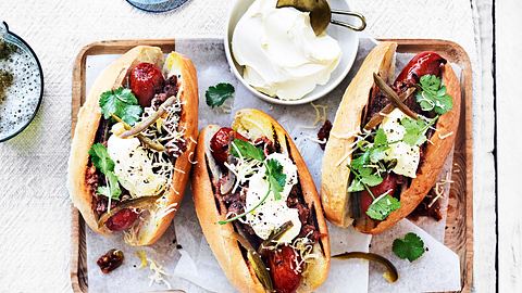 „Faster & Hotter“-Dogs Rezept - Foto: House of Food / Bauer Food Experts KG