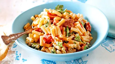 Feierabend-Retter: Power-Pasta mit Kabanossi Rezept - Foto: LECKER @ Bauer Media Group
