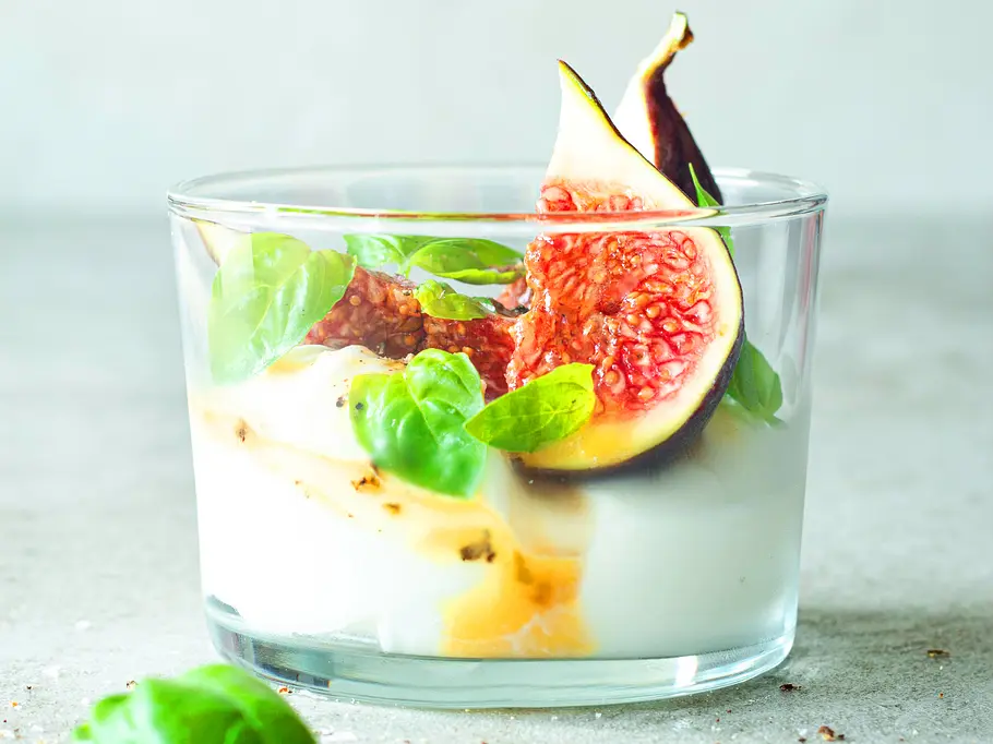 Feigen-Burrata mit Honig-Senf-Vinaigrette