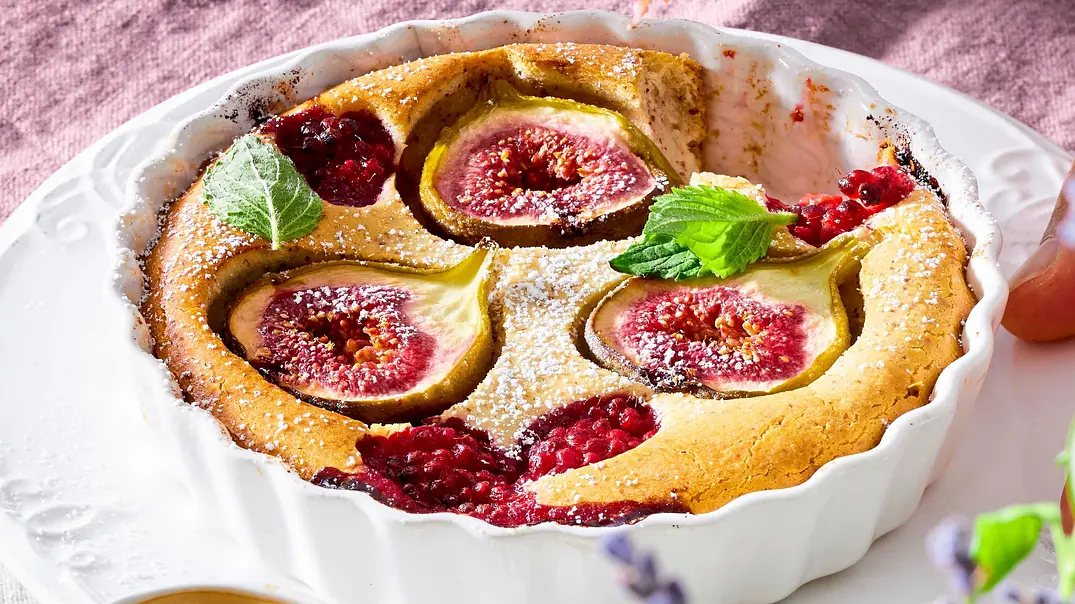 Feigen-Himbeer-Clafoutis Rezept - Foto: LECKER @ Bauer Media Group