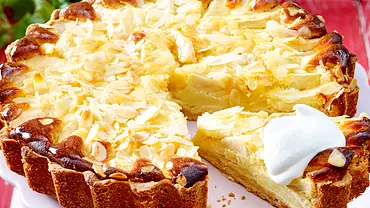 Feine Apfel-Mazarin-Tarte Rezept - Foto: LECKER @ Bauer Media Group Feine Apfel-Mazarin-Tarte Rezept - Foto: LECKER @ Bauer Media Group
