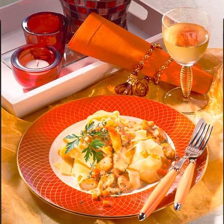 Feine Bandnudeln mit Hähnchen-Geschnetzeltem Rezept Feine Bandnudeln mit Hähnchen-Geschnetzeltem Rezept