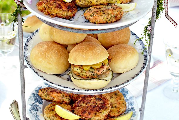 Luftige Burgerbrötchen Rezept Luftige Burgerbrötchen Rezept