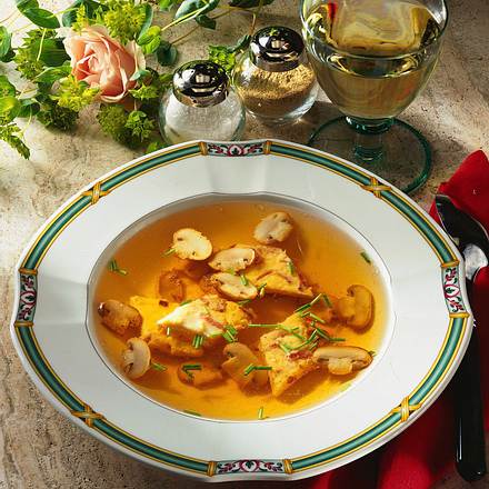 Feine Champignon-Brühe Rezept
