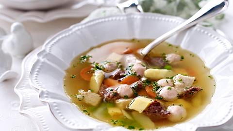Feine Hochzeitssuppe Rezept - Foto: House of Food / Bauer Food Experts KG