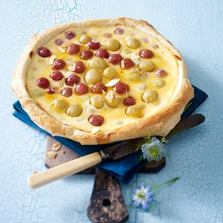 Feine Käse-Trauben-Tarte Rezept Feine Käse-Trauben-Tarte Rezept