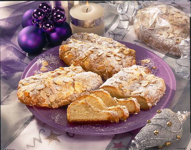 Feine kleine Mandelstollen Rezept Feine kleine Mandelstollen Rezept