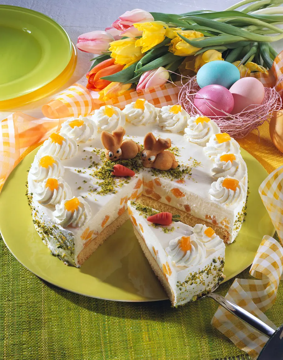 Feine Ostertorte mit Aprikosen und Joghurtcreme Rezept