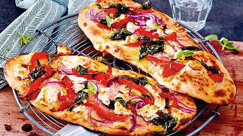Feine Pizzafladen mit Feta Rezept - Foto: House of Food / Bauer Food Experts KG