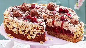 Feine Rocher-Torte mit Kirschdeko Rezept - Foto: LECKER @ Bauer Media Group Feine Rocher-Torte mit Kirschdeko Rezept - Foto: LECKER @ Bauer Media Group