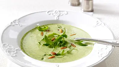 Feine Rucola-Cremesuppe Rezept - Foto: LECKER @ Bauer Media Group