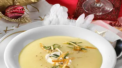 Feine Selleriecremesuppe Rezept - Foto: LECKER @ Bauer Media Group