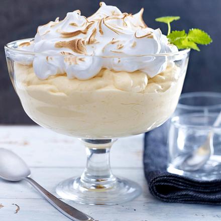 Feine Zitronencreme mit geflämmtem Baiser Rezept Feine Zitronencreme mit geflämmtem Baiser Rezept