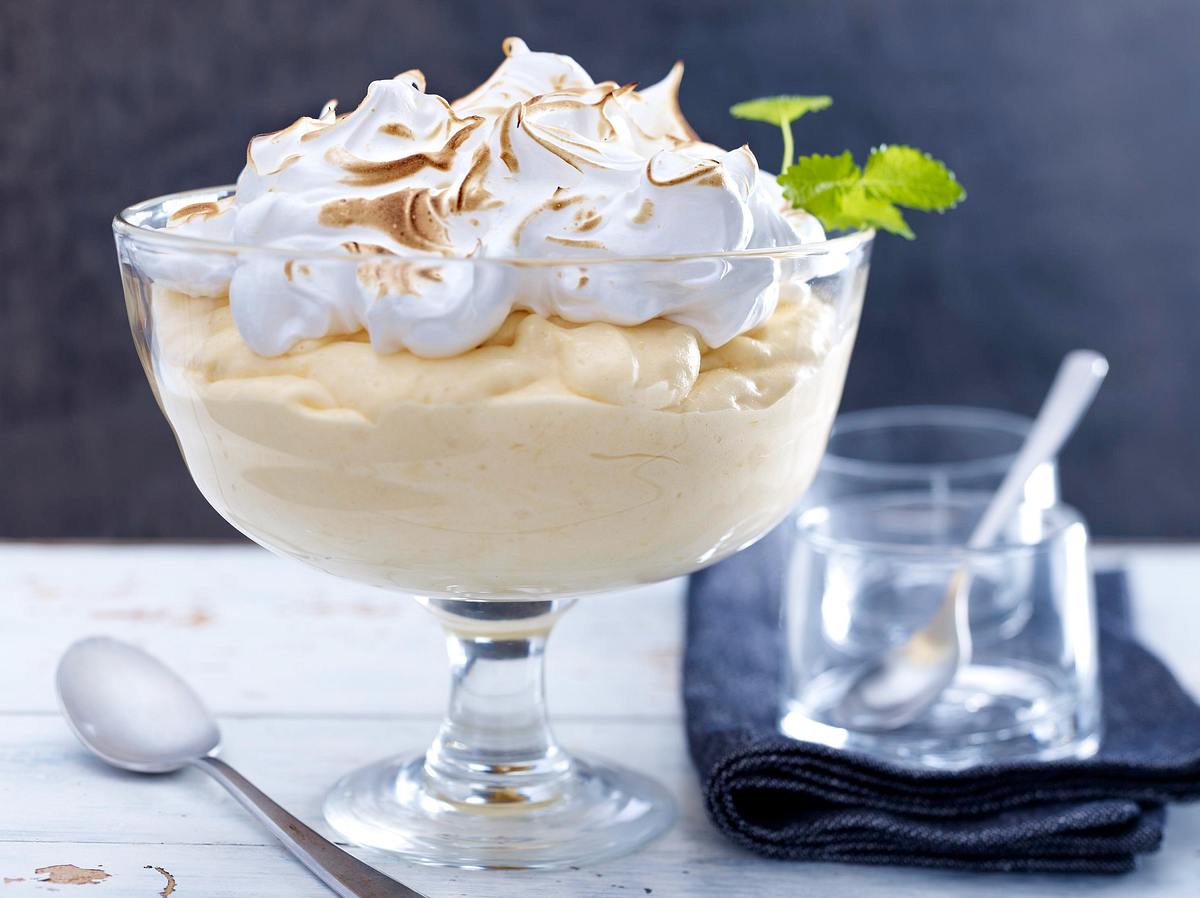 Feine Zitronencreme mit geflämmtem Baiser Rezept