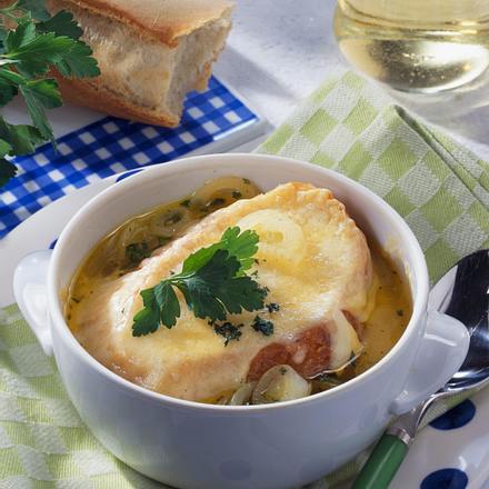 Feine Zwiebel-Weißweinsuppe mit Käse Rezept