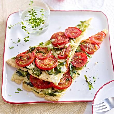 Feine Zwiebeltarte mit Tomaten Rezept Feine Zwiebeltarte mit Tomaten Rezept