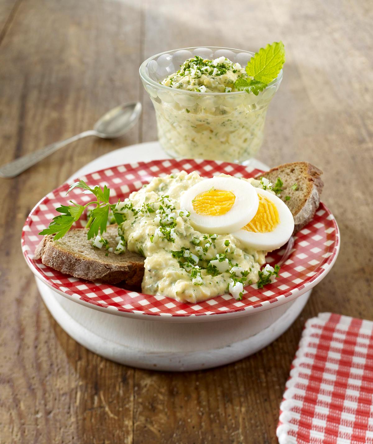 Feiner Eiersalat auf Bauernbrot Rezept